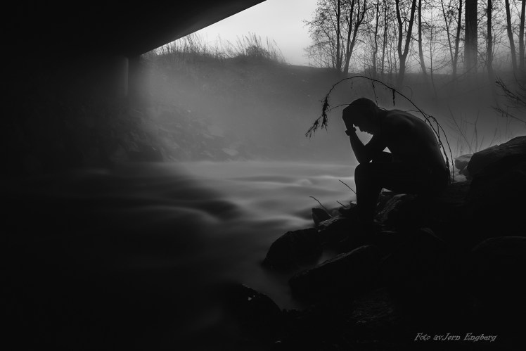 Thougts streaming through the head in a shadow